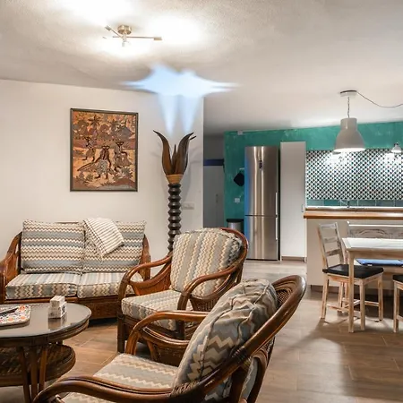 La Perla Apartment *